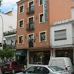 Dona Catalina 3*