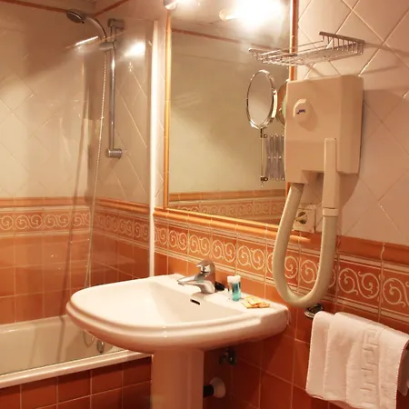 Dona Catalina Hotel 3*