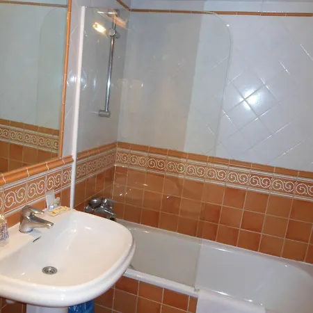 Doña Catalina 3*
