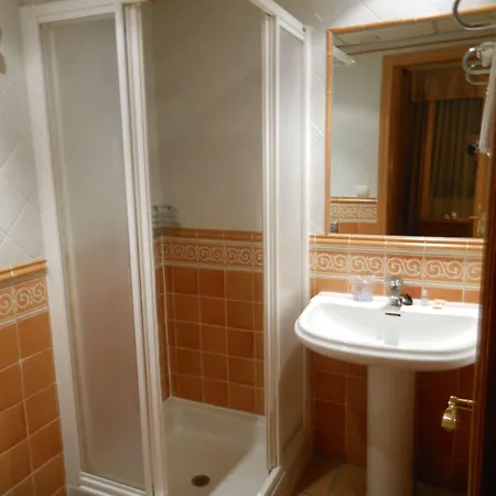 卡塔莉娜夫人酒店 3*